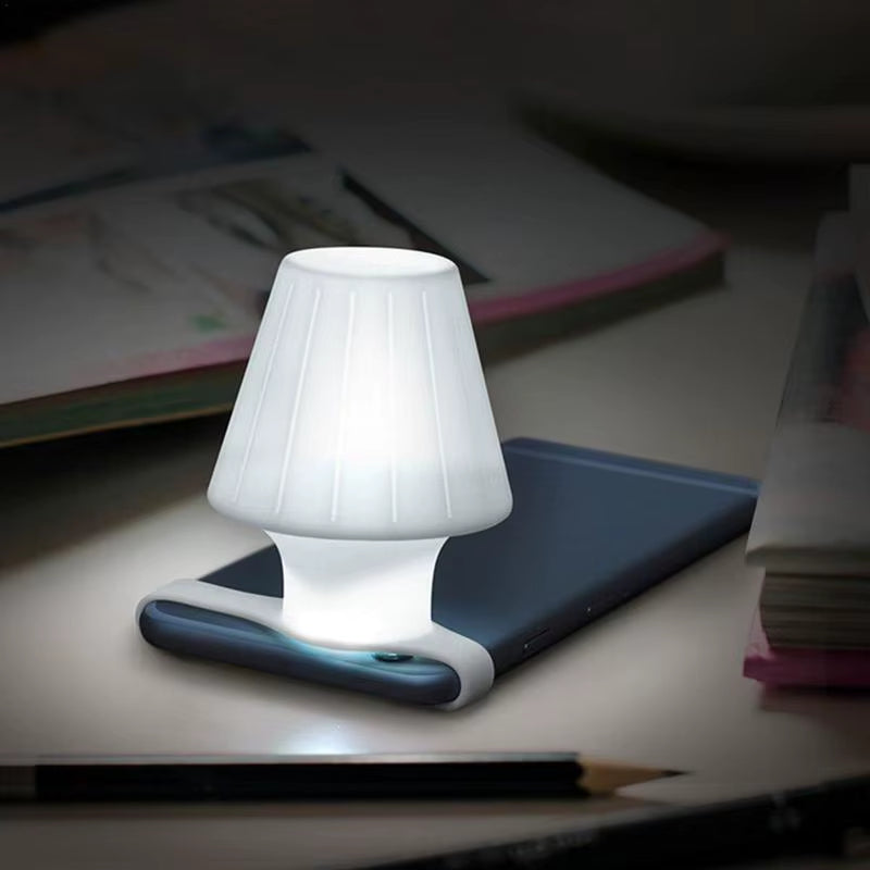 Mobile Phone Lampshade Silicone Novelty Phone Lampshade Holder Silicone Mini Mobile Night Light Flashlight Clip on Phone Flash